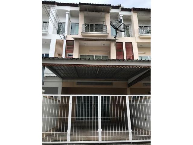ให้เช่าทาวน์โฮม 3 ชั้น หมู่บ้านธนาภิรมย์