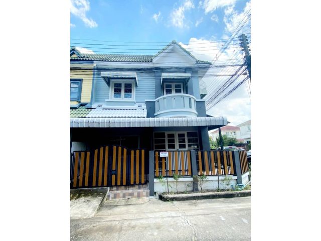ขายทาวน์เฮ้าส์ 2 ชั้นหลังมุม ทำเลดี ถนนเมน #หมู่บ้านสินทรัพย์1 รีโนเวทใหม่พร้อมอยู่ การเดินทางสะดวกติดถนนรังสิต