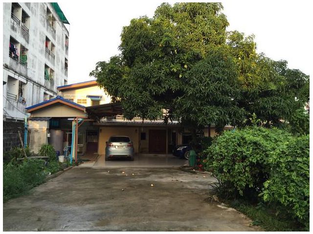 ขายด่วน บ้านพร้อมที่ดินในซอยจรัญสนิทวงศ์ 22 (ซอยวัดอัมพวา) เขตบางกอกน้อย กทม. (เจ้าของขายเอง)