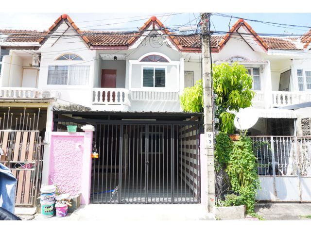 ขาย ทาวน์เฮ้าส์รีโนเวทใหม่ หมู่บ้านสุรางค์ ปากเกร็ด