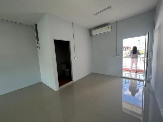 ให้เช่า ห้องว่าง ขนาด 50 ตร.ม.(มีหลายห้อง) ดินแดง