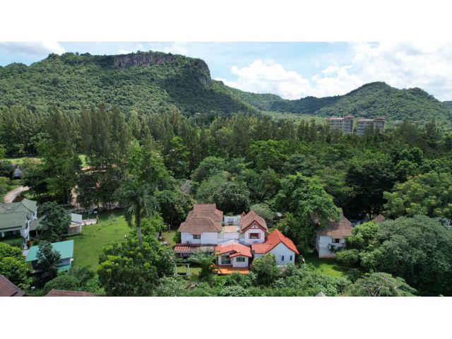 ขายบ้านเขาใหญ่ เส้นธนะรัชต์ หมูสี 182 ตร.ว โครงการคาซ่า Casa khaoyai ใกล้ปาลิโอ ใกล้เทมส์ วัลเลย์ ติดเส้นธนะรัชต์ ใกล้อุ