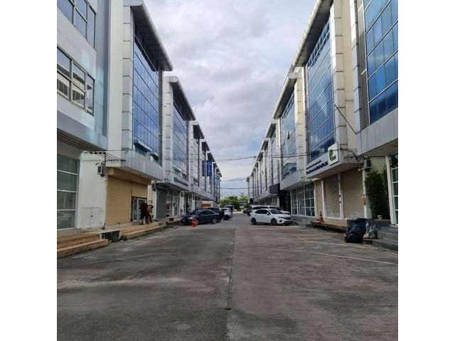 For Rent อาคารสำนักงาน ถนนลาดกระบัง ใกล้สนามบินสุวรรณภูมิ