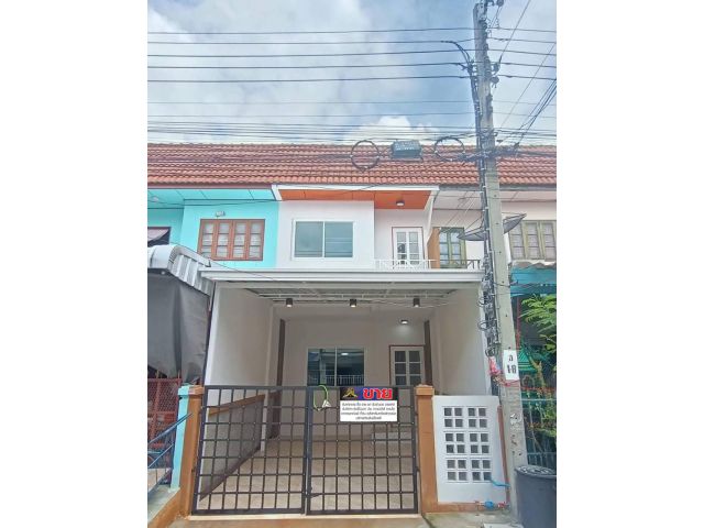 โปรโมชั่น​สุดพิเศษ​ สำหรับลูกค้าที่โอนภายในเดือน​นี้ ทาวน์เฮ้าส์ 2 ชั้นมีระเบียงด้านหน้า #หมู่บ้านบัวทอง4