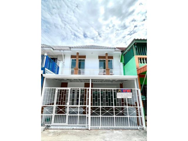 ทาวน์เฮ้าส์ 2 ชั้น #หมู่บ้านบัวทอง4 ทำเลบางบัวทอง รีโนเวทใหม่สวยพร้อมอยู่ ห้องนอนด้านหน้ามีระเบียง สิ่งอำนวยความสะดวกครบ