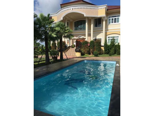 บ้านเดี่ยวในสนามกอล์ฟนอร์ทเทิร์นรังสิตพร้อมสระน้ำ