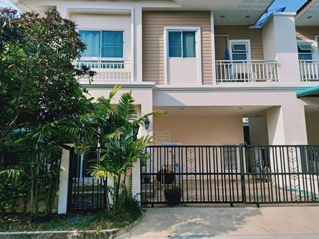 ให้เช่าบ้านแฝดหลังริม หมู่บ้านนนทรีฟลอร่า พุทธมณฑล