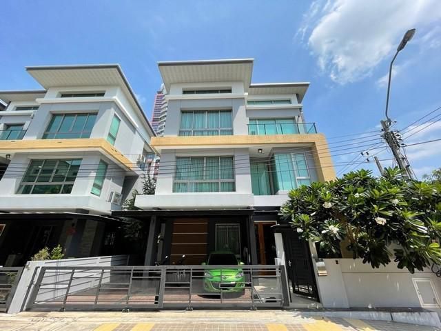 ขายบ้านเดี่ยว 3 ชั้น โครงการ เย็นสบายดี รัชดา 30