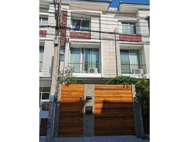 PN26 ขายทาวน์โฮม 3ชั้น ธนาพัฒน์เฮ้าส์ สาธร นราธิวาส ตกแต่งสวย ถนนนนทรี แขวงช่องนนทรี เขตยานนาวา ใกล้สาทร นราธิวาส ซอย 30