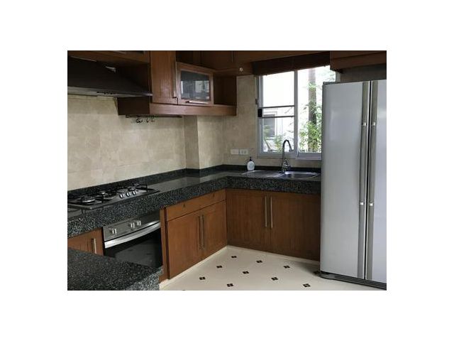 ให้เช่าCompound House BTS นานา 350ตร.ม.  90,000บ/ด