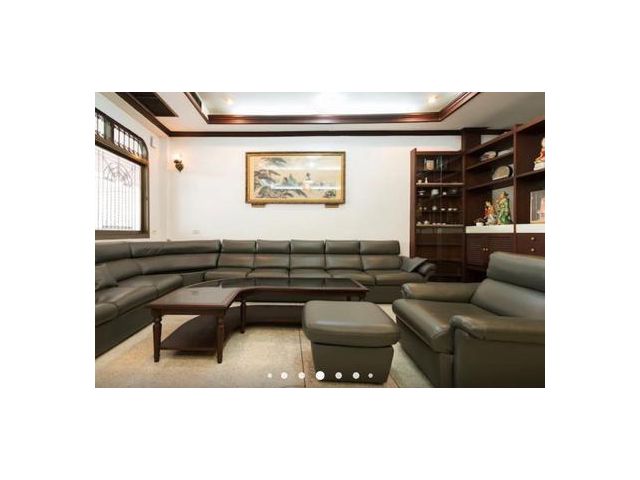 ให้เช่าทาวน์โฮมสาทร ซ.สาทร 11 450 ตร.ม. 70,000 บาท