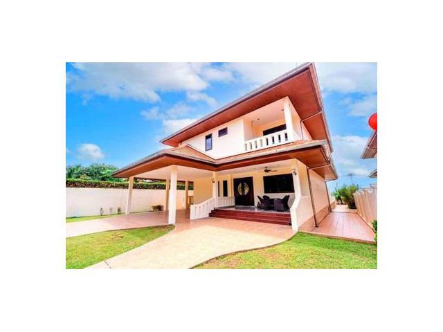 ขายบ้านพูลวิลล่าหรู ใกล้เมืองพัทยา 5 นอน 216 ตรว.