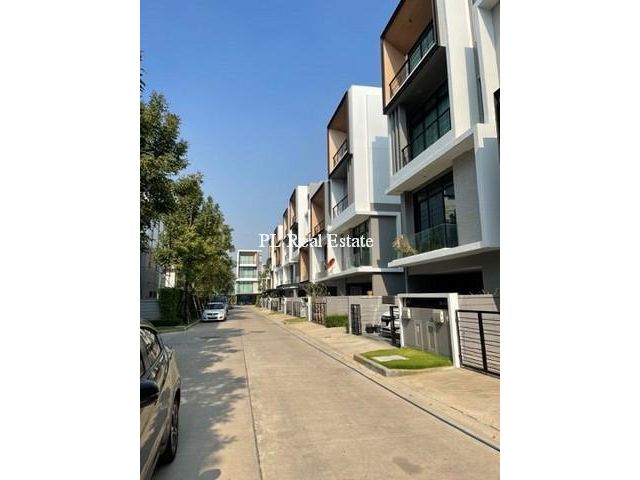 ทาวน์โฮมให้เช่า เนอวานา ดีฟายน์ ศรีนครินทร์