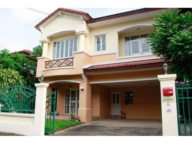 ให้เช่าบ้านเดี่ยว 2ชั้น เนื้อที่ 63 ตารางวา 3 ห้องนอน 3 ห้องน้ำ โครงการ มัณฑนา พระยาสุเรนทร์ 26 พร้อมเฟอร์นิเจอร์ ใกล