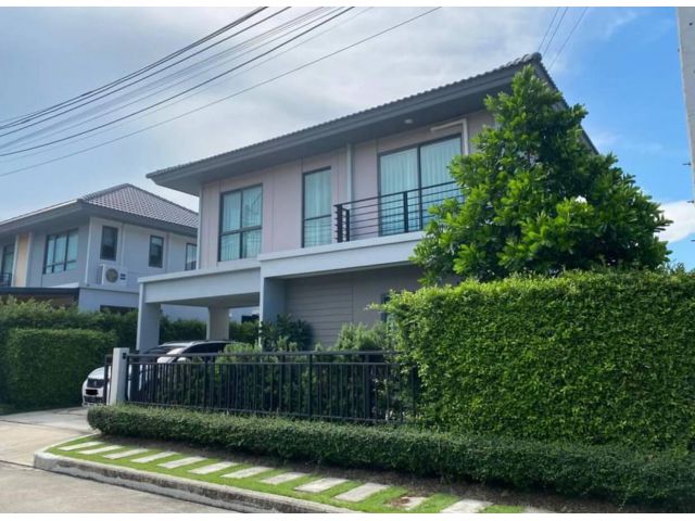 บ้านเดี่ยวสไตล์โมเดิร์นพร้อมอยู่ #โครงการเพฟรามอินทรา - วงแหวน สภาพเหมือนใหม่ มีพื้นที่รอบบ้านภายในบ้านเน้นคุมโทนสีดำ