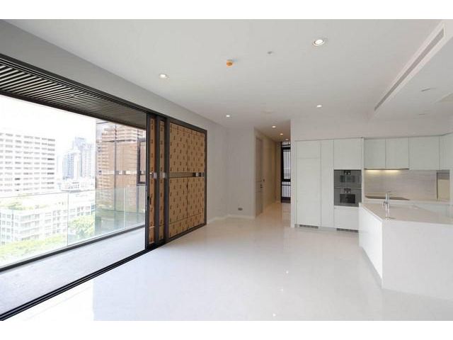 Condo VITTORIO Sukhumvit 39 near BTS Phrom Phong