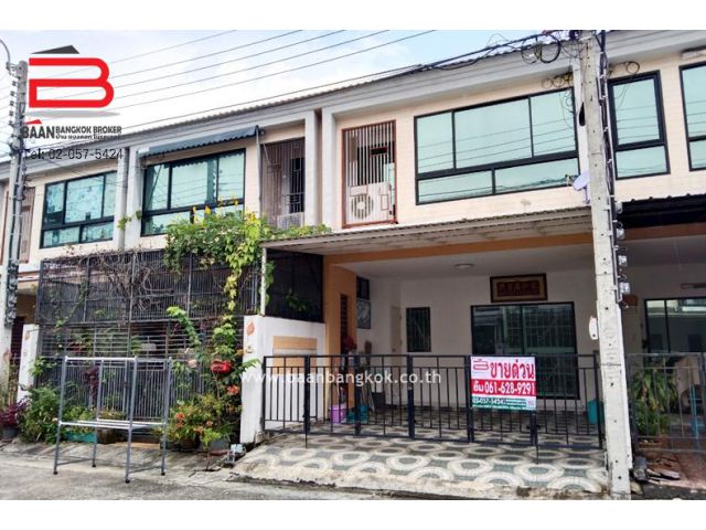 ทาวน์เฮาส์ 2 ชั้น หมู่บ้าน ไทม์โฮม พระราม 9 ซอย 64 เนื้อที่ 18.8 ตร.ว. ถนนพระราม 9 สวนหลวง