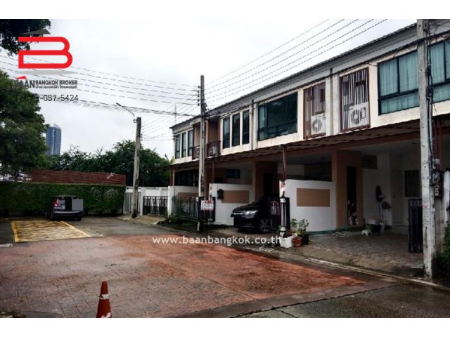 ทาวน์เฮาส์ 2 ชั้น หมู่บ้าน ไทม์โฮม พระราม 9 ซอย 64 เนื้อที่ 18.8 ตร.ว. ถนนพระราม 9 สวนหลวง