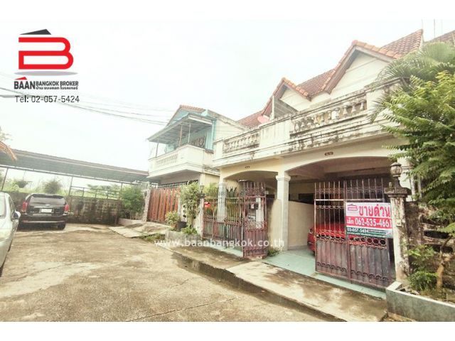 ทาวน์เฮาส์ หมู่บ้าน กัญญาเฮ้าส์ เนื้อที่ 26.8 ตร.ว. ซอยแบริ่ง 34 ถนนสุขุมวิท อ.เมืองสมุทรปราการ