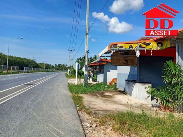 ขายบ้าน พร้อมที่ดินแปลงสวย 378 ตร.วา ใกล้เซ็นทรัล นครศรีธรรมราช แยกหัวถนน ติดถนนเลียบทางรถไฟ มะม่วงตลอด