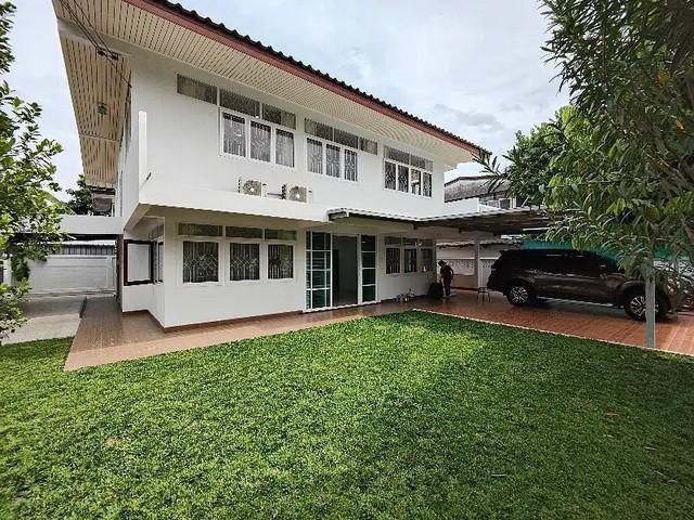 For Rent บ้านเดี่ยว ถนนนวมินทร์ ศรีบูรพา ใกล้เดอะมอลล์บางกะปิ ใกล้แยกนิด้า