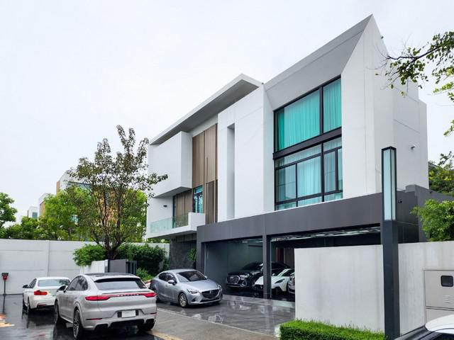 (ขาย) ** นันทวัน พระราม 9 – ศรีนครินทร์ บ้านเดี่ยว 3 ชั้น สไตล์ Modern Minimalist ตกเเต่งจัดเต็มทั้งหลัง **