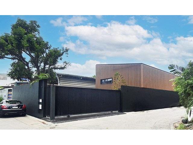 ขายบ้าน 2 ชั้น Modern Loft หลังมุม สุขุมวิท77