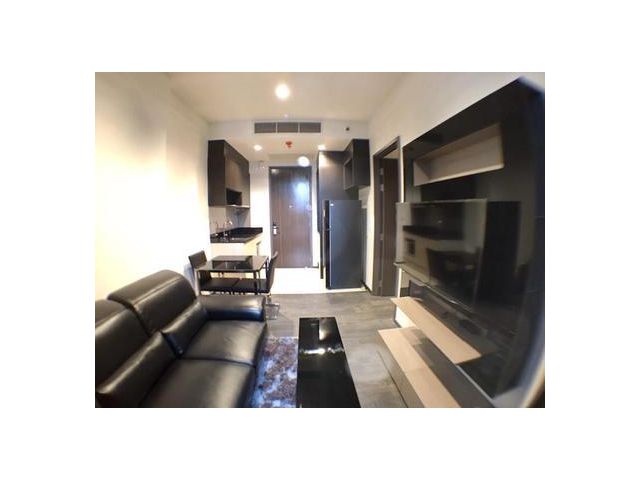 Edge Sukhumvit 23 1 Bed