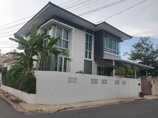 ให้เช่าบ้าน 2 ชั้น ซอยเสรีไทย26 บ้านหัวมุม ทำเลดี