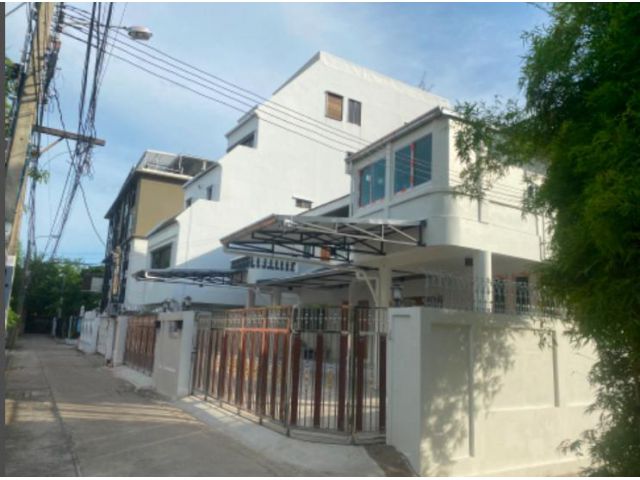 ขายบ้านเดี่ยว สาทรซอย13 เนื้อที่ 87 ตรว