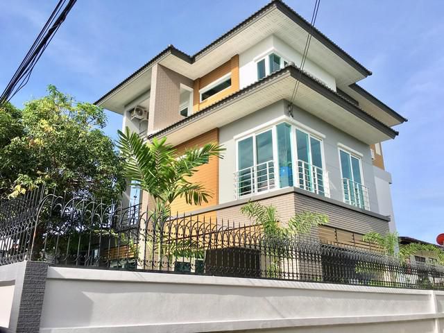 ให้เช่าและขายบ้านเดี่ยว 3ชั้น ย่านสุทธิสาร
