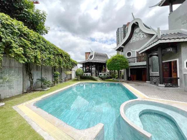 International นานาชาติการ์เด้น คฤหาสน์ Raintree
