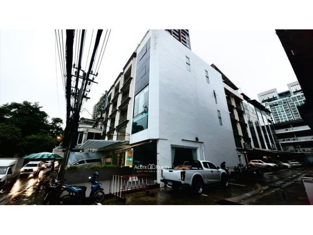 ให้เช่าโฮมออฟฟิศ/โชว์รูม บนถนนสุุขุมวิท 31