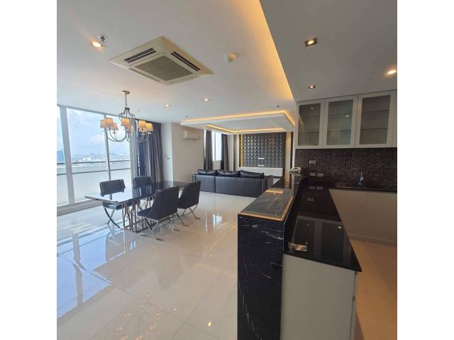 ให้เช่า Penthouse Duplex 2 ชั้น ที่ The Four Wings Residence Srinakarin  พร้อมเฟอร์จิเนอร์