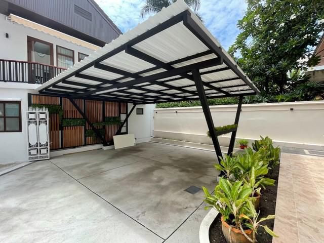 ให้เช่าบ้านเดี่ยว 3ชั้น เนื้อที่ 80 ตารางวา 4ห้องนอน 4ห้องน้ำ พร้อมเฟอร์นิเจอร์ ถนนสุขุมวิทซอย4 ใกล้ BTS ใกล้เซ็นทรัล