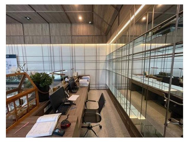 ให้เช่าพื้นที่โชว์รูม Office ปากซอยลาดพร้าวซอยต้น ติดถนนใหญ่  ใกล้ MRT พหลโยธิน  พื้นที่  234  ตรม ตกแต่งสวยงาม  จอดรถ