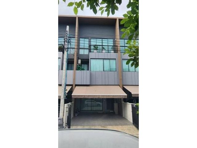 ให้เช่าทาวน์โฮม 3 ชั้น บ้านกลางเมืองวัชรพล