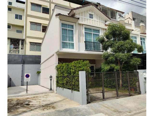 ให้เช่าทาวน์โฮมหลังมุม โครงการIndy บางนา-รามคำแหง2