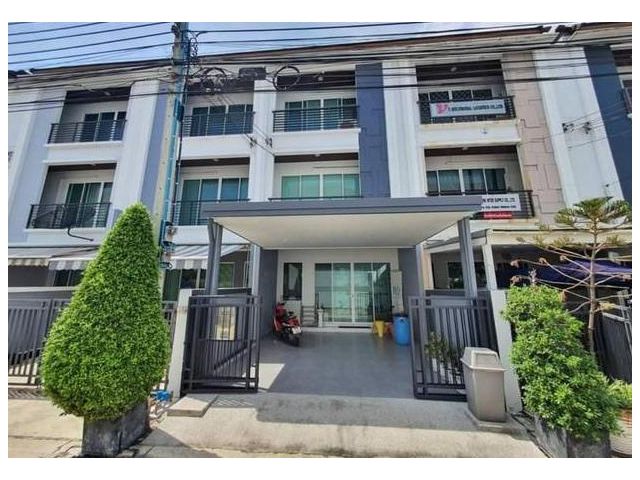ให้เช่า ทาวน์โฮม 3ชั้น บ้านกลางเมือง  ศรีนครินทร์