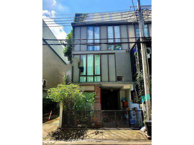 ขายทาวน์โฮม 3 ชั้น โครงการอารียา ทูบี ลาดปลาเค้า