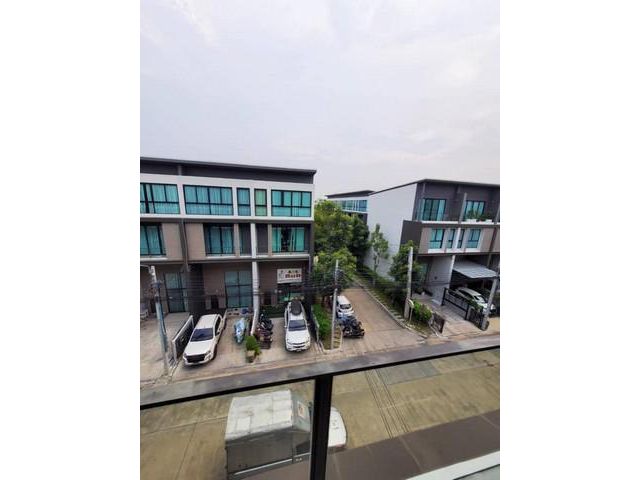PF04 ขายทาวน์โฮม 3 ชั้นครึ่ง หมู่บ้านกลางเมืองวิภาวดี 64 Baan Klang Muang Vibhavadi 64 ใกล้สนามบินดอนเมือง บ้านเปล่า ไม่