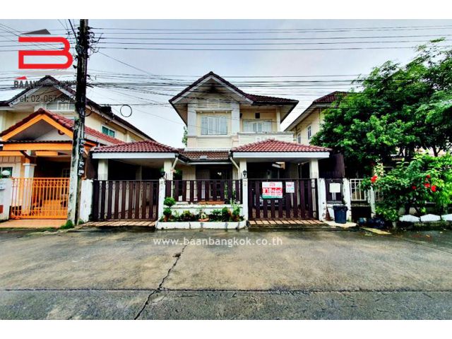 บ้านแฝด 2 ชั้น หมู่บ้าน เสนาวิลล่า เนื้อที่ 46 ตรว. ถนนพระยาสุเรนทร์ เขตคลองสามวา