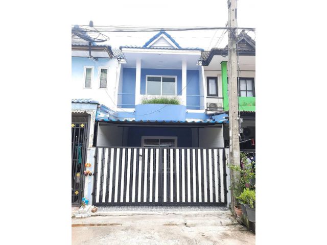ทาวน์เฮาส์ 2 ชั้นมีระเบียงด้านหน้า ถนนหน้าบ้านกว้าง #หมู่บ้านธนาภา สายไหม56 จากถนนสายไหมเข้าซอยเพียง 300 เมตร
