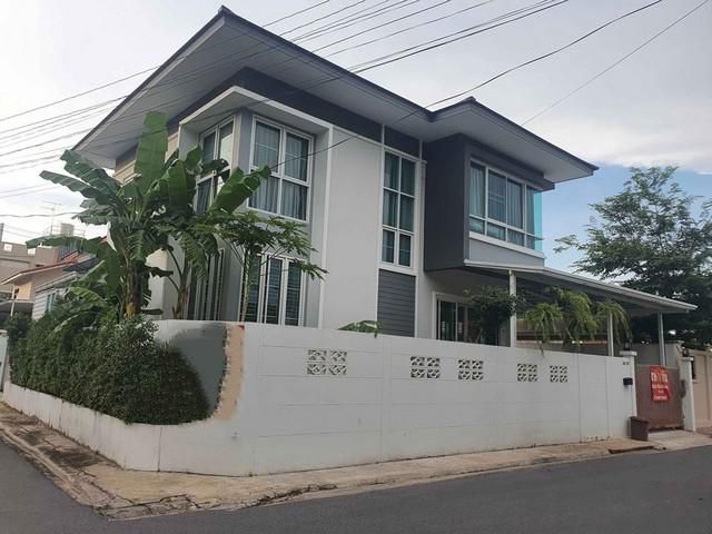 ให้เช่าบ้านเดี่ยว หลังมุม เสรีไทย26 พร้อมเฟอร