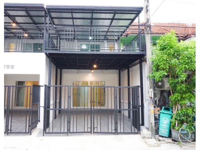 ขาย ทาวน์เฮ้าส์ บัวทอง 4 บ้านกล้วย-ไทรน้อย ตกแต่งใหม่ พร้อมอยู่