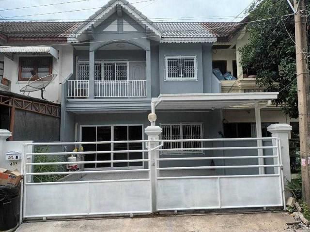 ให้เช่าทาวน์เฮาส์ 2 ชั้น  ปรับปรุงใหม่ทั้งหลัง