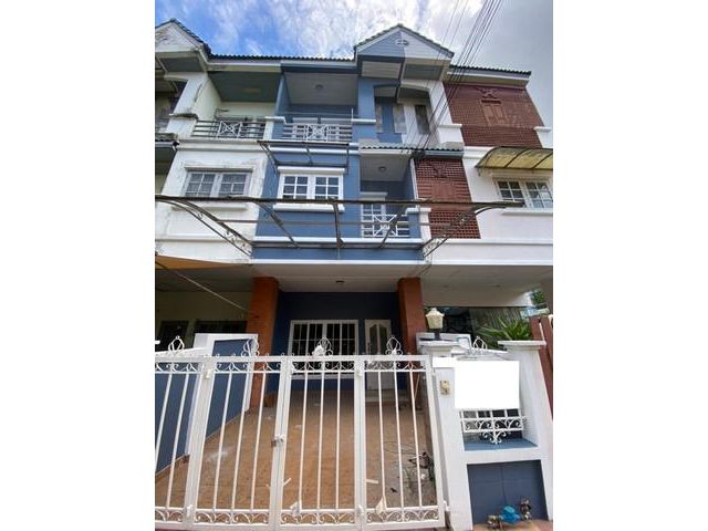 บ้าน ลาดพร้าว 87 พื้นที่ : 17ตารางวา 3 ชั้น