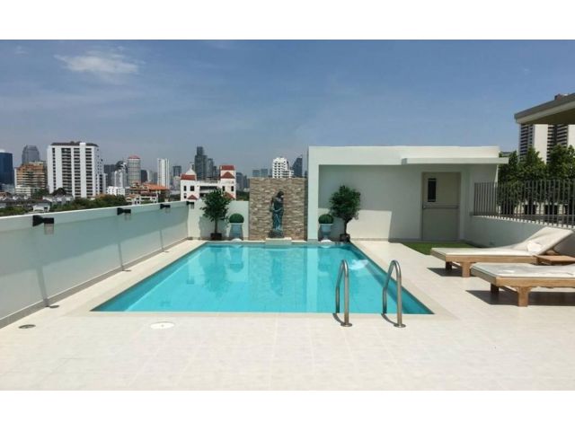 Rent Nice Condo Sukhumvit 63  suitable for family very nice location BTS Ekkamai and Airport Rail Links Ramkhamheang