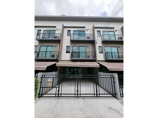 P80 ให้เช่าทาวน์โฮม 3 ชั้น บ้านกลางเมือง รามอินทรา Baan Klang Muang Ramintra ใกล้แฟชั่นไอส์แลนด์ บ้านใหม่ยังไม่เคยเข้าอย