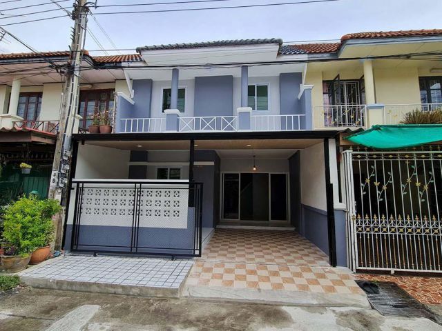 ทาวน์เฮ้าส์ 2ชั้น 18 ตร.ว. หมู่บ้านบางบัวทอง4 ปรับปรุงต่อเติมใหม่ พร้อมอยู่ ใกล้เซ็นทรัลเวสเกต,บิ๊กซีบางใหญ่